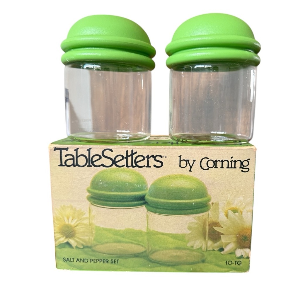 Vintage 1960s Pyrex Salt & Pepper Shakers โ Green Tops โ New in Box - Picture 8 of 14